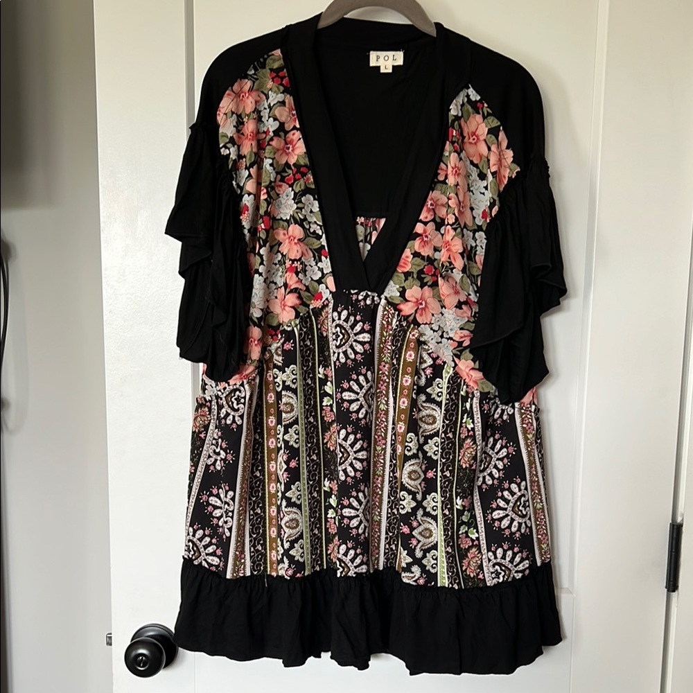 POL Black Floral V Neck Blouse Large